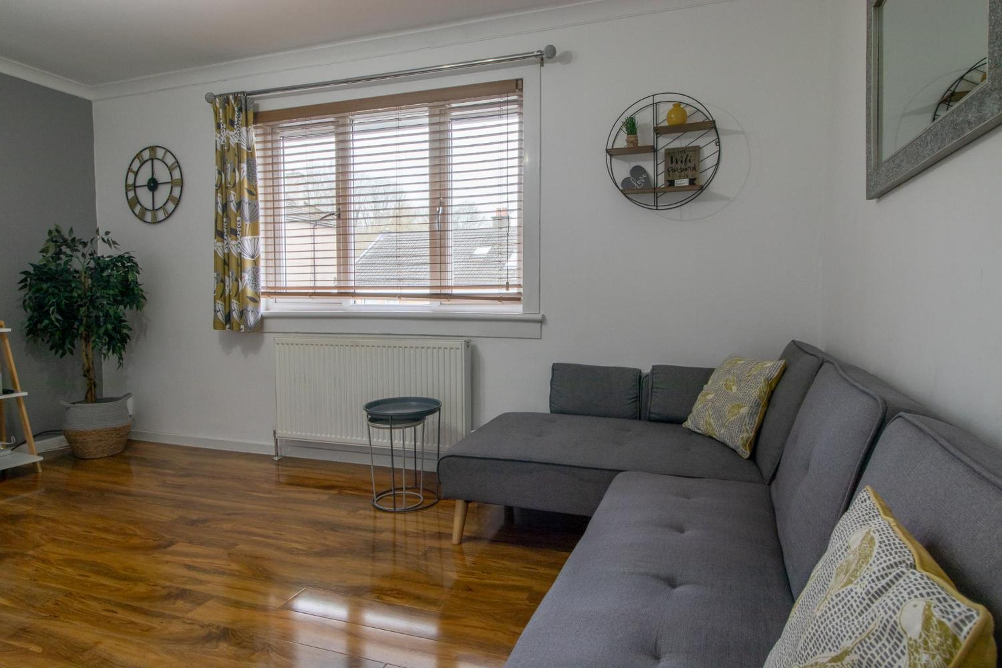 1 Bed Apartment Central Hamilton Free Wifi With Great Transport Links To Glasgow Ngoại thất bức ảnh