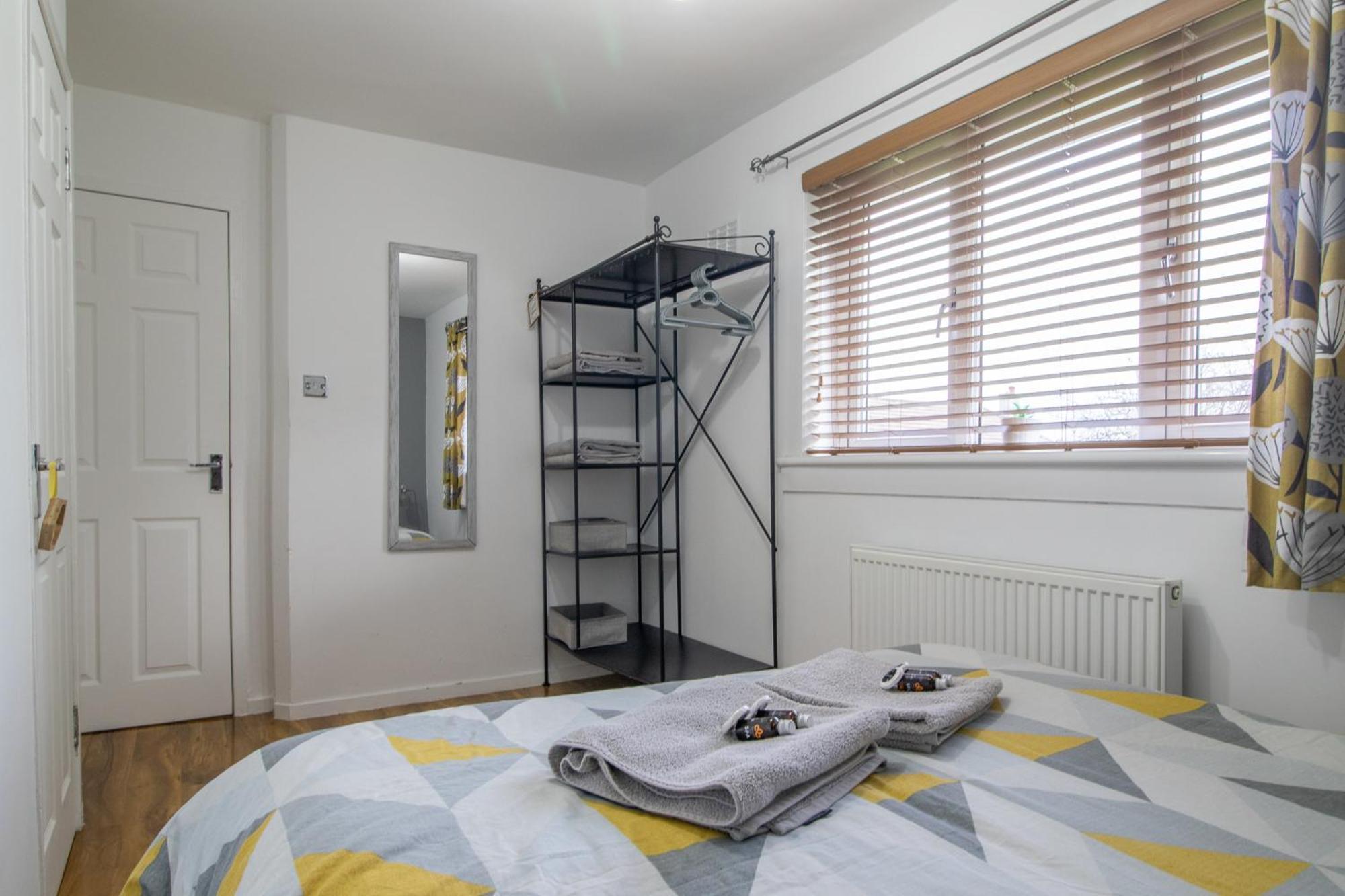 1 Bed Apartment Central Hamilton Free Wifi With Great Transport Links To Glasgow Ngoại thất bức ảnh