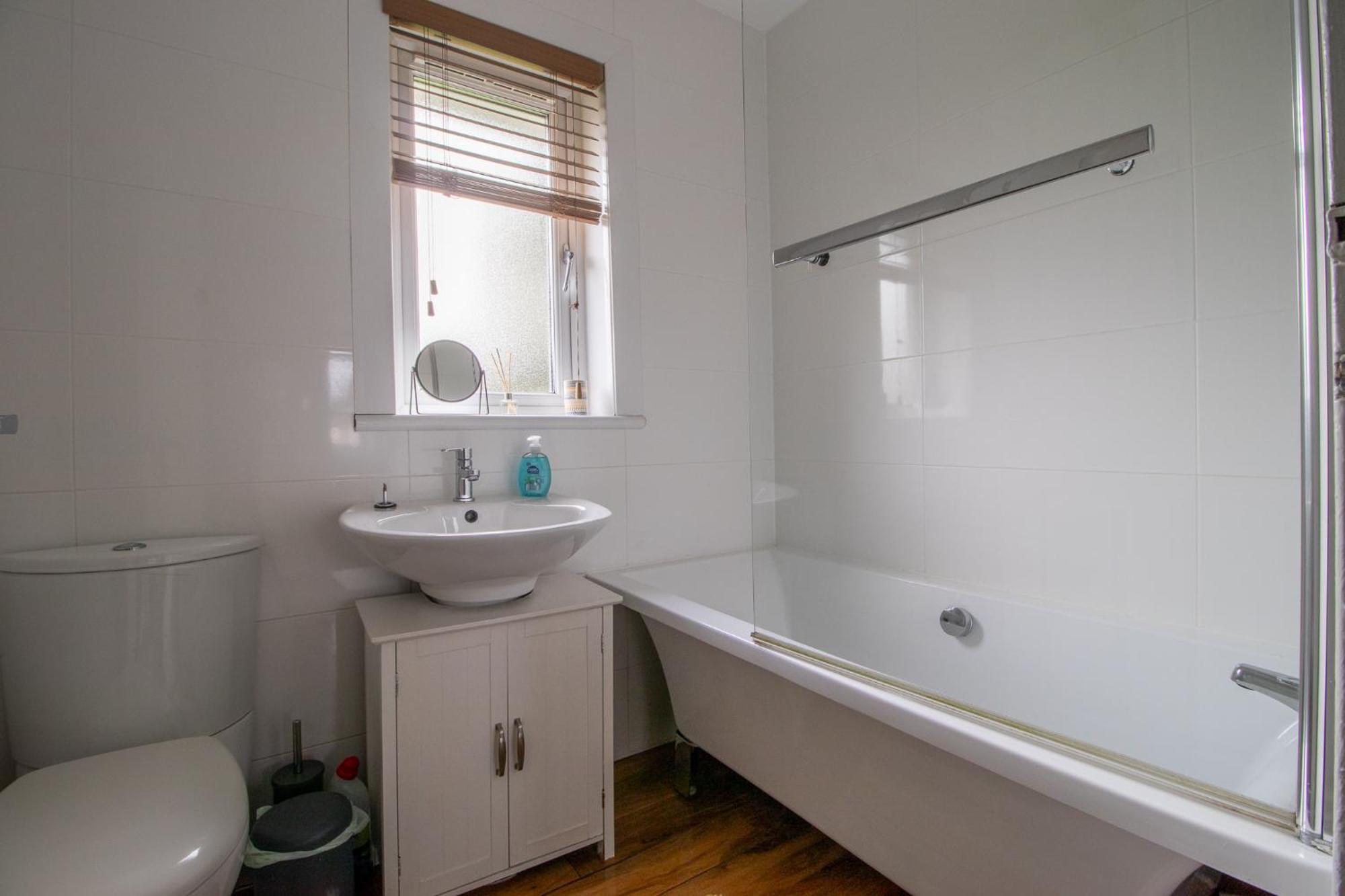 1 Bed Apartment Central Hamilton Free Wifi With Great Transport Links To Glasgow Ngoại thất bức ảnh