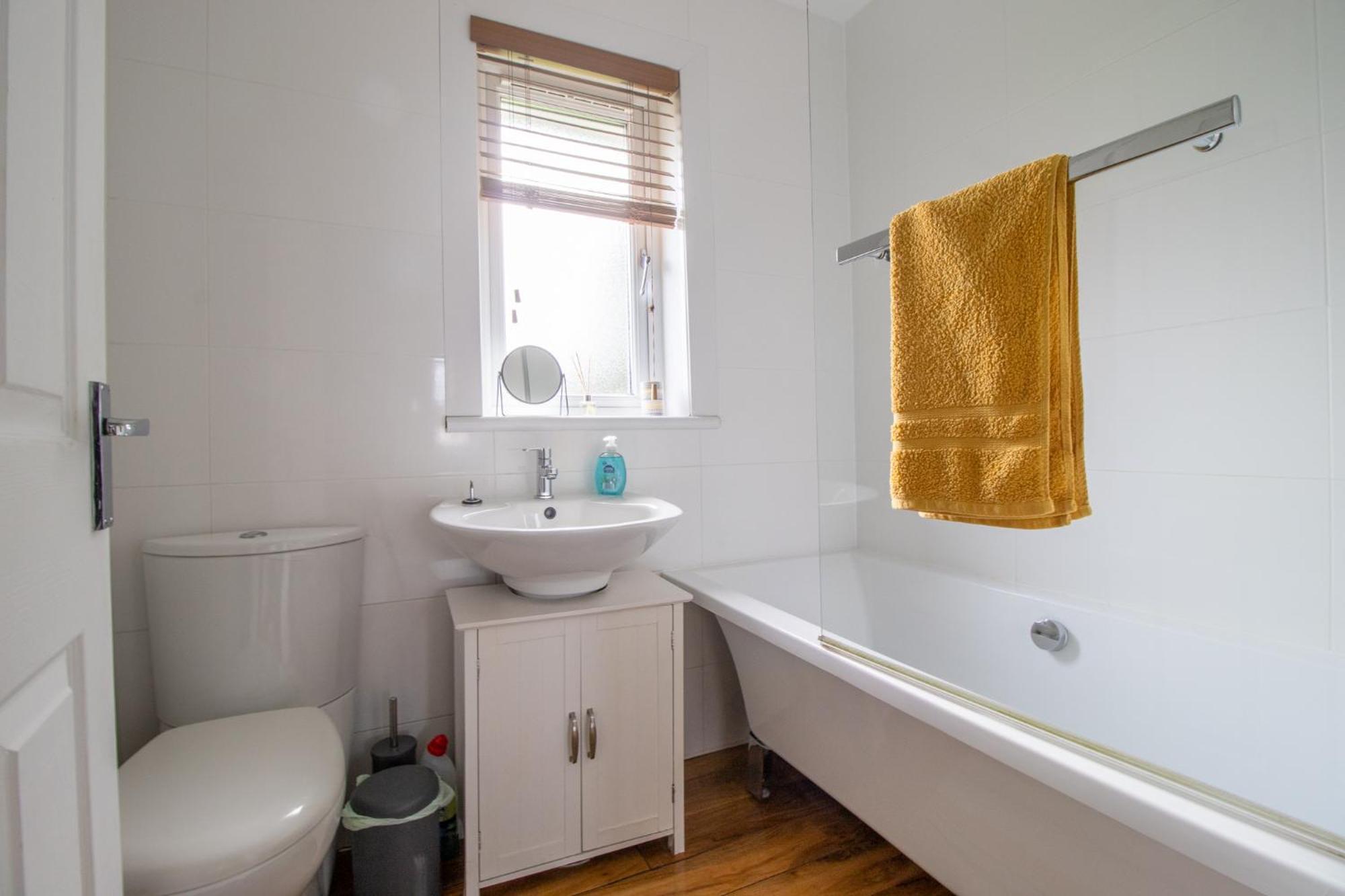 1 Bed Apartment Central Hamilton Free Wifi With Great Transport Links To Glasgow Ngoại thất bức ảnh